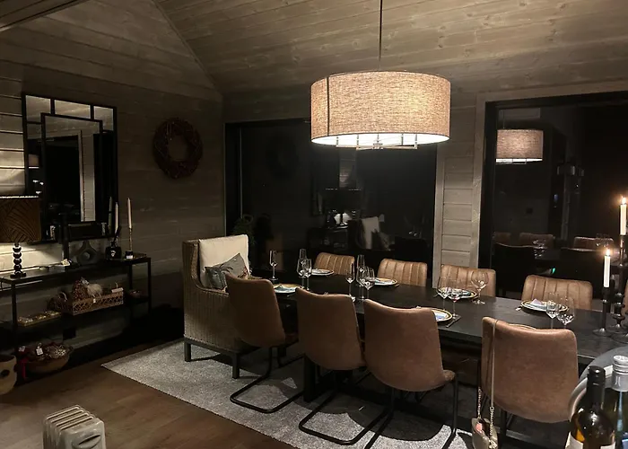 Flott Ved Golf Bane, Loyper, Og I Naerheten Villa Lindeland
